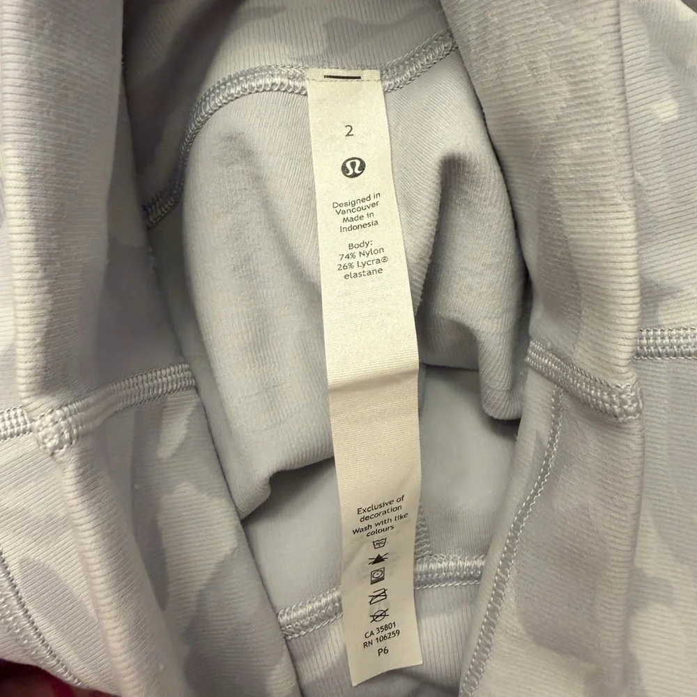 Lululemon Athletica shorts - Picture 6 of 8